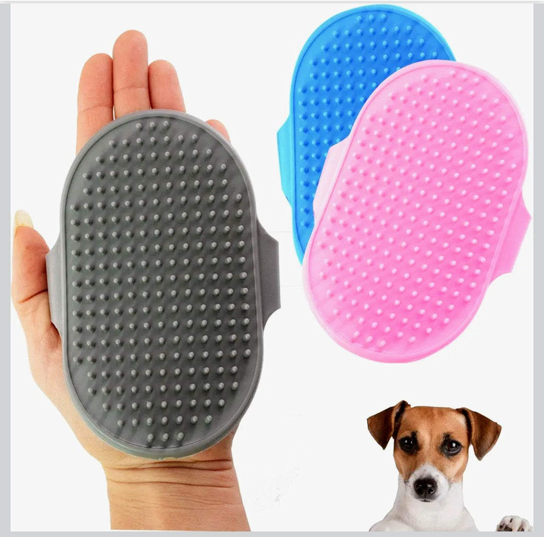 Minimalist grooming brush with ergonomic handle